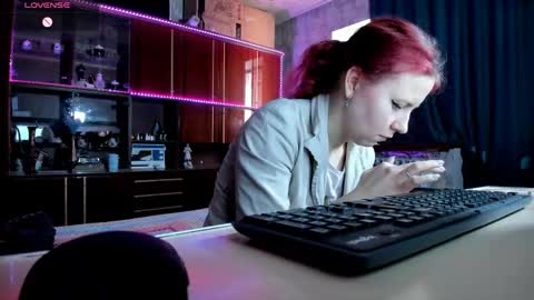 Snapshot of pa1e_pr1ncess chatting on 03/05/25, 11:38 Ella online show from 03/05/25, 11:38