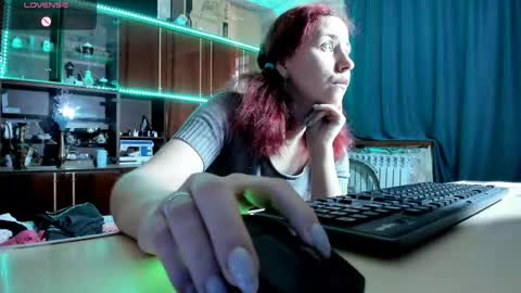 Snapshot of pa1e_pr1ncess chatting on 03/06/25, 07:47 Ella online show from 03/06/25, 07:47