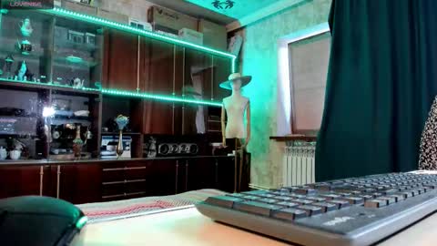 Snapshot of pa1e_pr1ncess chatting on 09/08/25, 03:11 Ella online show from 09/08/25, 03:11