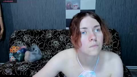 Snapshot of pa1e_pr1ncess chatting on 09/16/25, 07:09 Ella online show from 09/16/25, 07:09