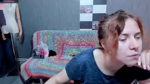 Snapshot of pa1e_pr1ncess chatting on 09/23/25, 07:11 Ella online show from 09/23/25, 07:11