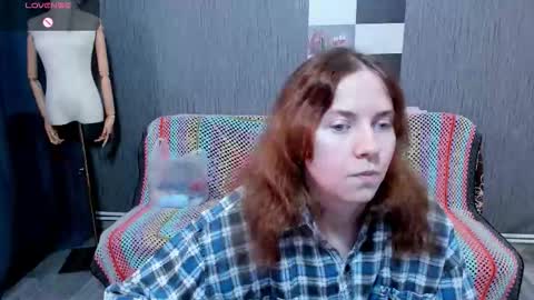 Snapshot of pa1e_pr1ncess chatting on 10/07/25, 07:27 Ella online show from 10/07/25, 07:27