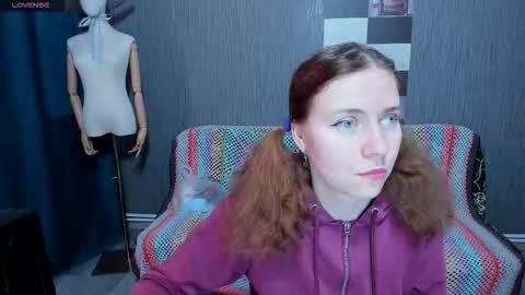 Snapshot of pa1e_pr1ncess chatting on 10/15/25, 07:30 Ella online show from 10/15/25, 07:30