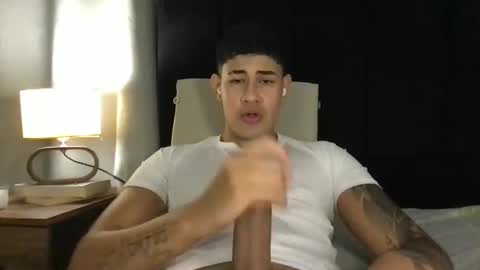 Snapshot of pablo_boston chatting on 01/06/25, 04:26 Javi online show from 01/06/25, 04:26