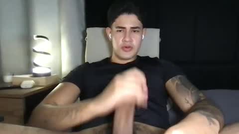 Snapshot of pablo_boston chatting on 09/10/25, 10:32 Javi online show from 09/10/25, 10:32