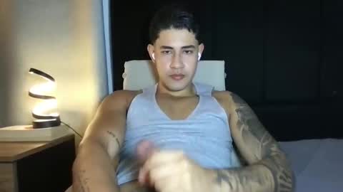 Snapshot of pablo_boston chatting on 09/21/25, 01:07 Javi online show from 09/21/25, 01:07