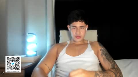 Snapshot of pablo_boston chatting on 10/22/25, 05:52 Javi online show from 10/22/25, 05:52
