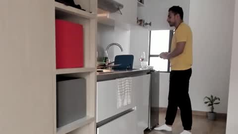 Snapshot of pablo_rincon95 chatting on 12/26/24, 12:27 pablo rincon95 online show from 12/26/24, 12:27