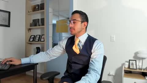 Snapshot of pablo_rincon95 chatting on 05/23/26, 02:43 pablo rincon95 online show from 05/23/26, 02:43