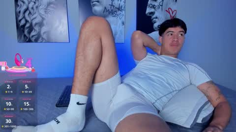 Snapshot of pablocast__ chatting on 11/23/25, 02:28 Pablo online show from 11/23/25, 02:28