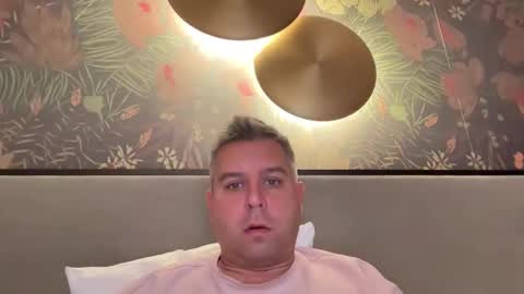 Snapshot of pabs197701 chatting on 11/17/25, 03:40 pabs197701 online show from 11/17/25, 03:40