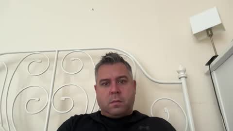 Snapshot of pabs197701 chatting on 11/19/25, 09:31 pabs197701 online show from 11/19/25, 09:31