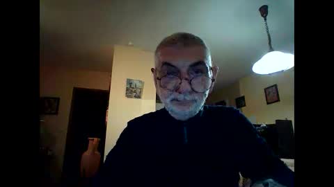 Snapshot of paca84 chatting on 02/19/25, 08:10 paca84 online show from 02/19/25, 08:10