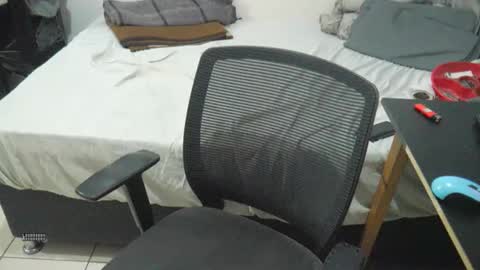 Snapshot of packmanmx chatting on 01/21/25, 04:10 Alberto online show from 01/21/25, 04:10