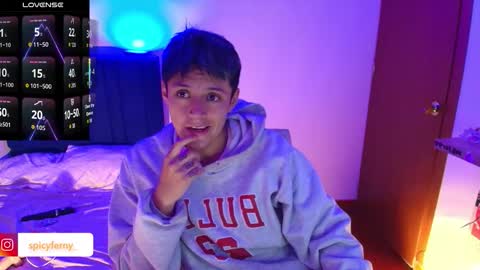 Snapshot of pafebame chatting on 12/15/25, 03:44 Fernanda online show from 12/15/25, 03:44