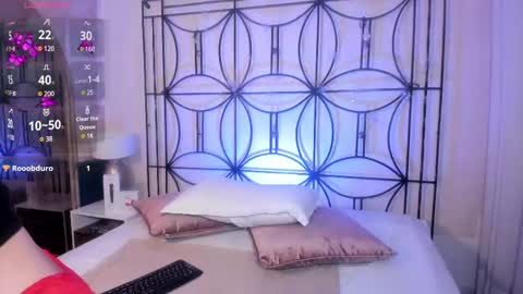 Snapshot of paiigepeach chatting on 02/16/25, 11:59 PaIIgePeach online show from 02/16/25, 11:59