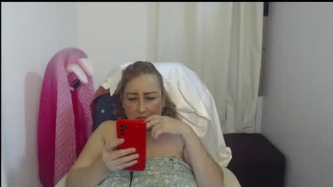 paiperhalliwey online show from 01/26/25, 04:20