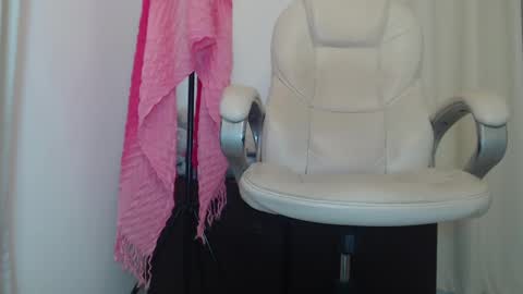 paiperhalliwey online show from 02/26/25, 06:54