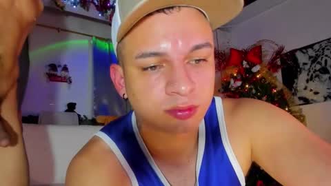 Snapshot of paisas_horny chatting on 12/15/25, 06:06 LIAN AND JACK online show from 12/15/25, 06:06