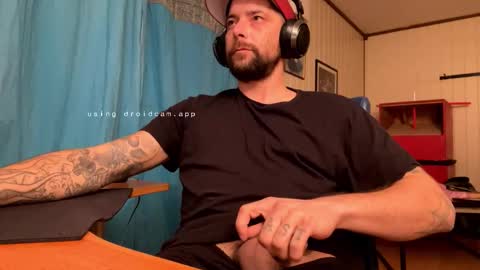 Snapshot of pajen33 chatting on 11/14/25, 12:53 pajen33 online show from 11/14/25, 12:53