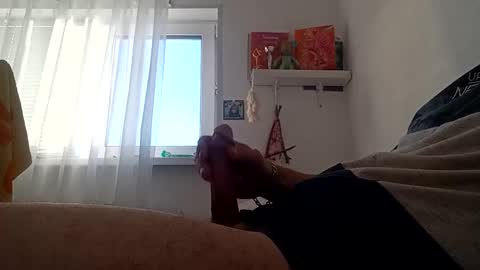 Snapshot of pajero1271 chatting on 10/27/25, 04:16 pajero1271 online show from 10/27/25, 04:16