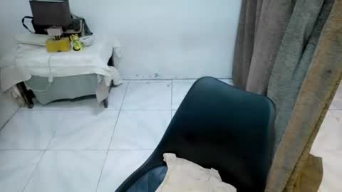 pakarat_karatxcx online show from 09/18/25, 03:03