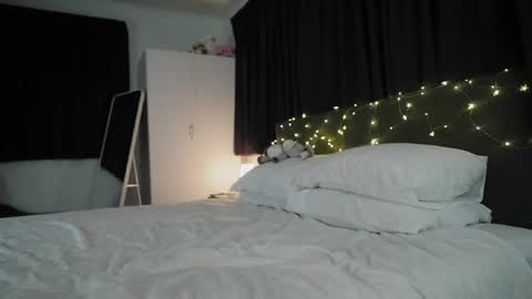 Holly  online show from 07/12/26, 12:07