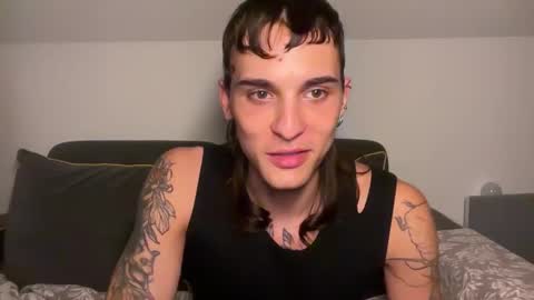 Snapshot of palm1stry chatting on 10/30/25, 10:10 Ayden online show from 10/30/25, 10:10