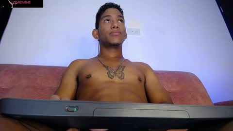 Palo Santo online show from 04/06/26, 07:53