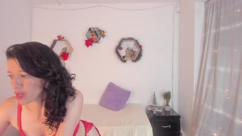 Snapshot of paloma_victory chatting on 12/15/24, 12:07 Paloma online show from 12/15/24, 12:07