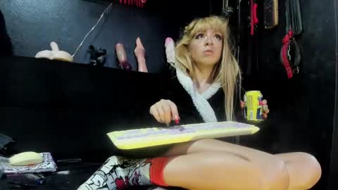 Paloma online show from 12/14/24, 06:24