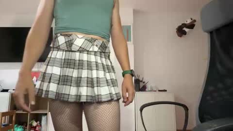 lonely and curious online show from 09/22/25, 10:17