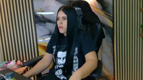 Snapshot of pam_roberts chatting on 09/11/25, 04:51 Pam online show from 09/11/25, 04:51