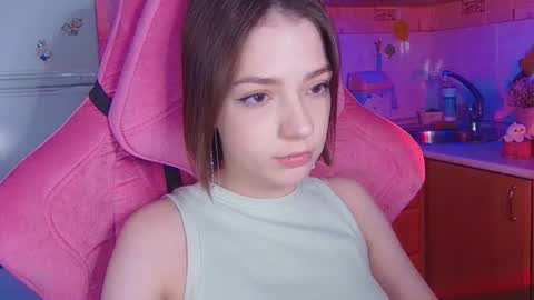 Snapshot of pambeeslyy chatting on 07/04/26, 05:52 Pam online show from 07/04/26, 05:52
