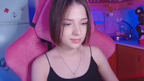 Snapshot of pambeeslyy chatting on 07/11/26, 06:10 Pam online show from 07/11/26, 06:10
