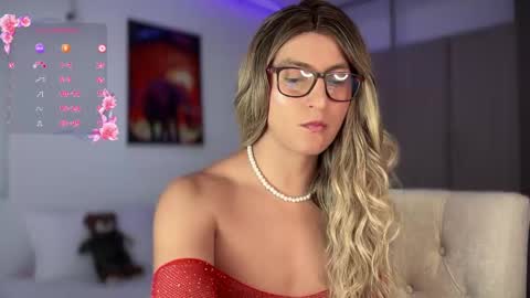 Snapshot of pame_leon chatting on 01/18/25, 02:12 . online show from 01/18/25, 02:12