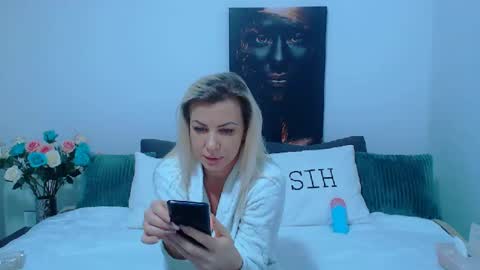 Snapshot of pamela_issy chatting on 01/04/25, 02:46 PAMEL ISSY online show from 01/04/25, 02:46