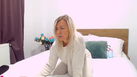 Snapshot of pamela_issy chatting on 01/12/25, 11:07 PAMEL ISSY online show from 01/12/25, 11:07