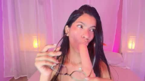 Snapshot of pamelaascott chatting on 01/29/25, 12:01 P A M online show from 01/29/25, 12:01