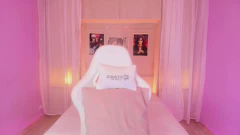 Snapshot of pamelaascott chatting on 02/19/25, 08:52 P A M online show from 02/19/25, 08:52