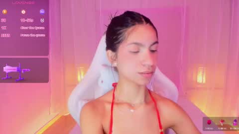 Snapshot of pamelaascott chatting on 03/07/25, 06:35 P A M online show from 03/07/25, 06:35