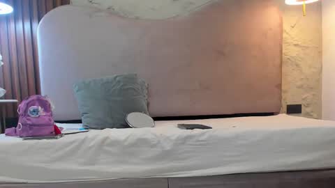 Snapshot of pamelabonnet_mml chatting on 12/15/25, 08:13 pamelabonnet_mml online show from 12/15/25, 08:13