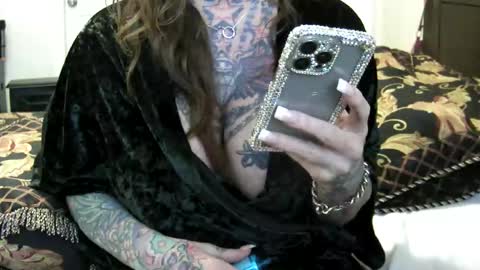 PAMELA GUNNS online show from 02/19/25, 07:59