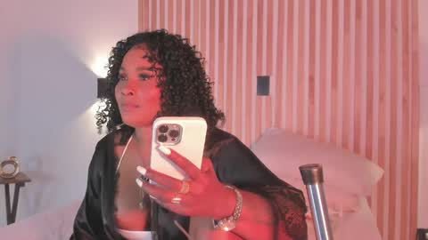 pamelamendez_1 online show from 04/17/26, 11:08