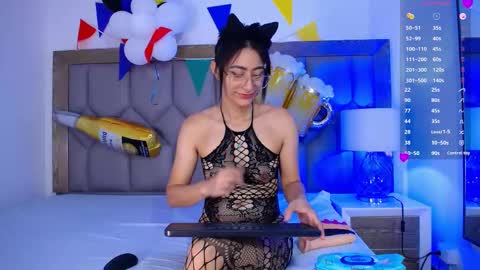 Snapshot of pamelaponce chatting on 10/02/25, 12:12 Pamela Ponce online show from 10/02/25, 12:12