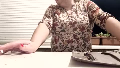 angel hris online show from 10/26/25, 06:25