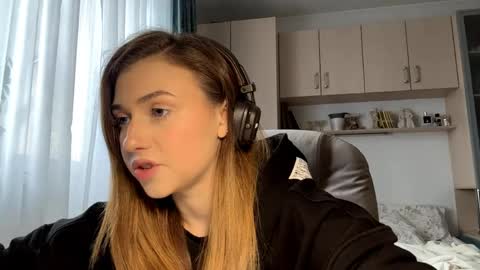 Lia online show from 05/29/26, 02:37