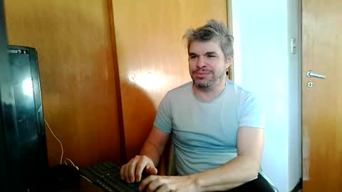 Snapshot of panchomadrid chatting on 05/21/26, 12:23 Pancho Madrid online show from 05/21/26, 12:23