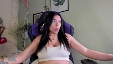 Ana Laura online show from 04/25/26, 11:24