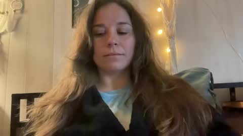 Snapshot of pantiesofthefae chatting on 06/17/26, 10:39 Pantiesofthefae online show from 06/17/26, 10:39
